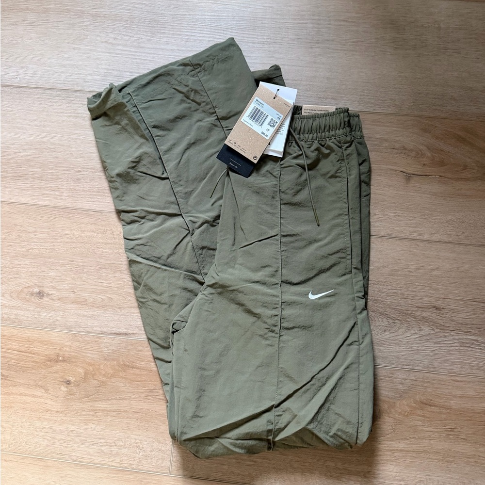 Nike Sportswear Everything Wovens NWT
